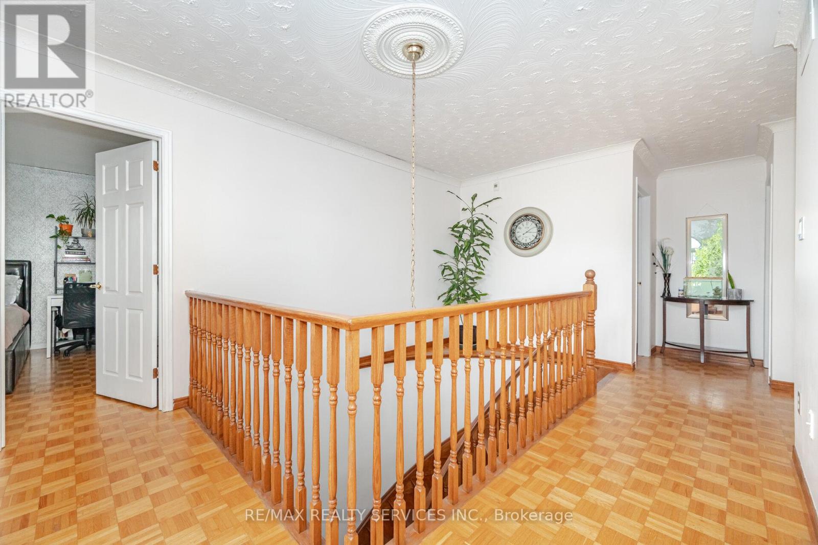 Photo 40 of 2 Morningstar Court, Hamilton ON
