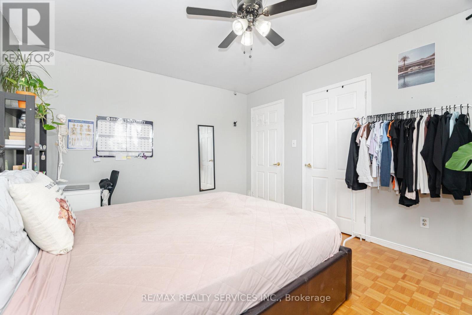 Photo 4 of 2 Morningstar Court, Hamilton ON