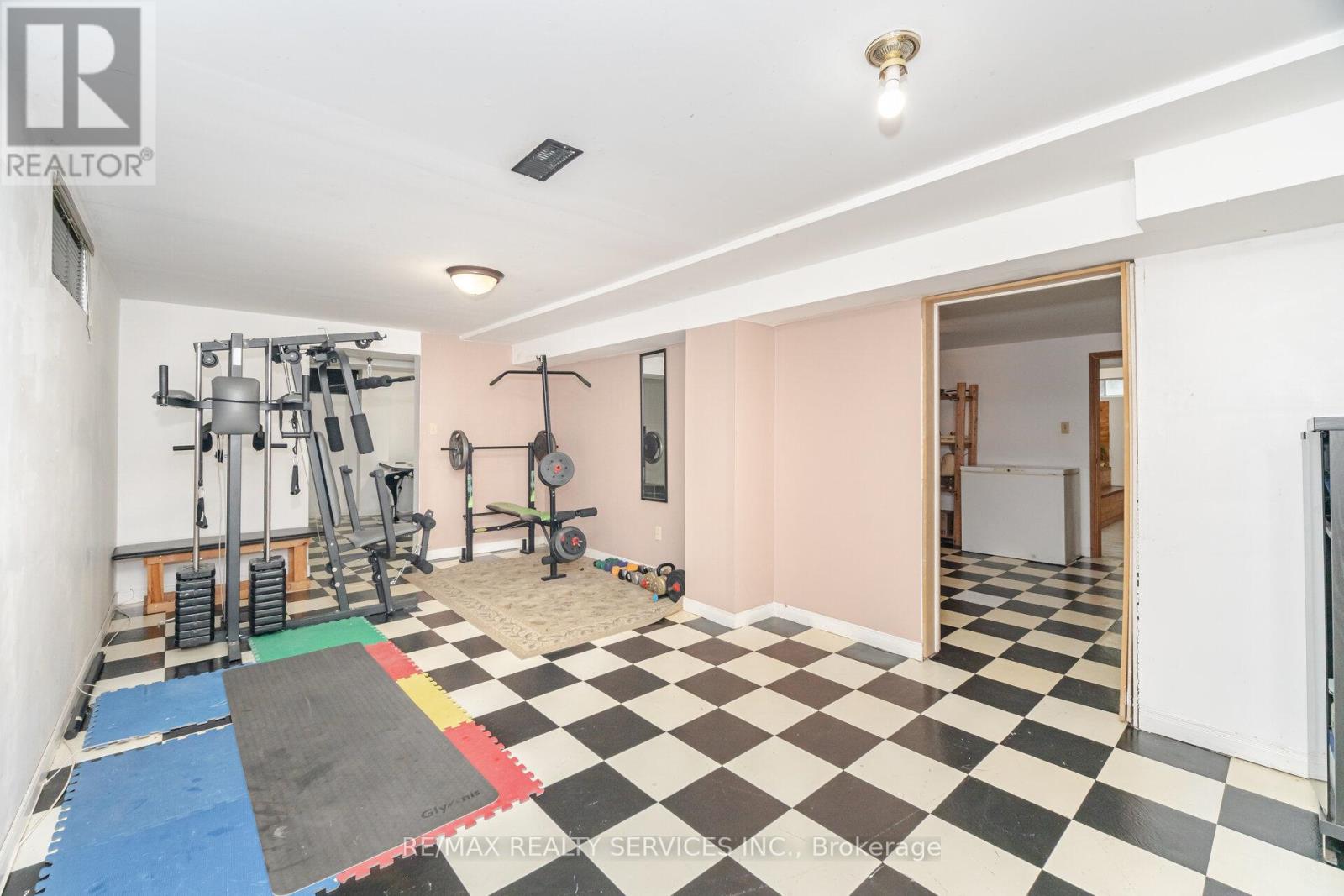 Photo 48 of 2 Morningstar Court, Hamilton ON
