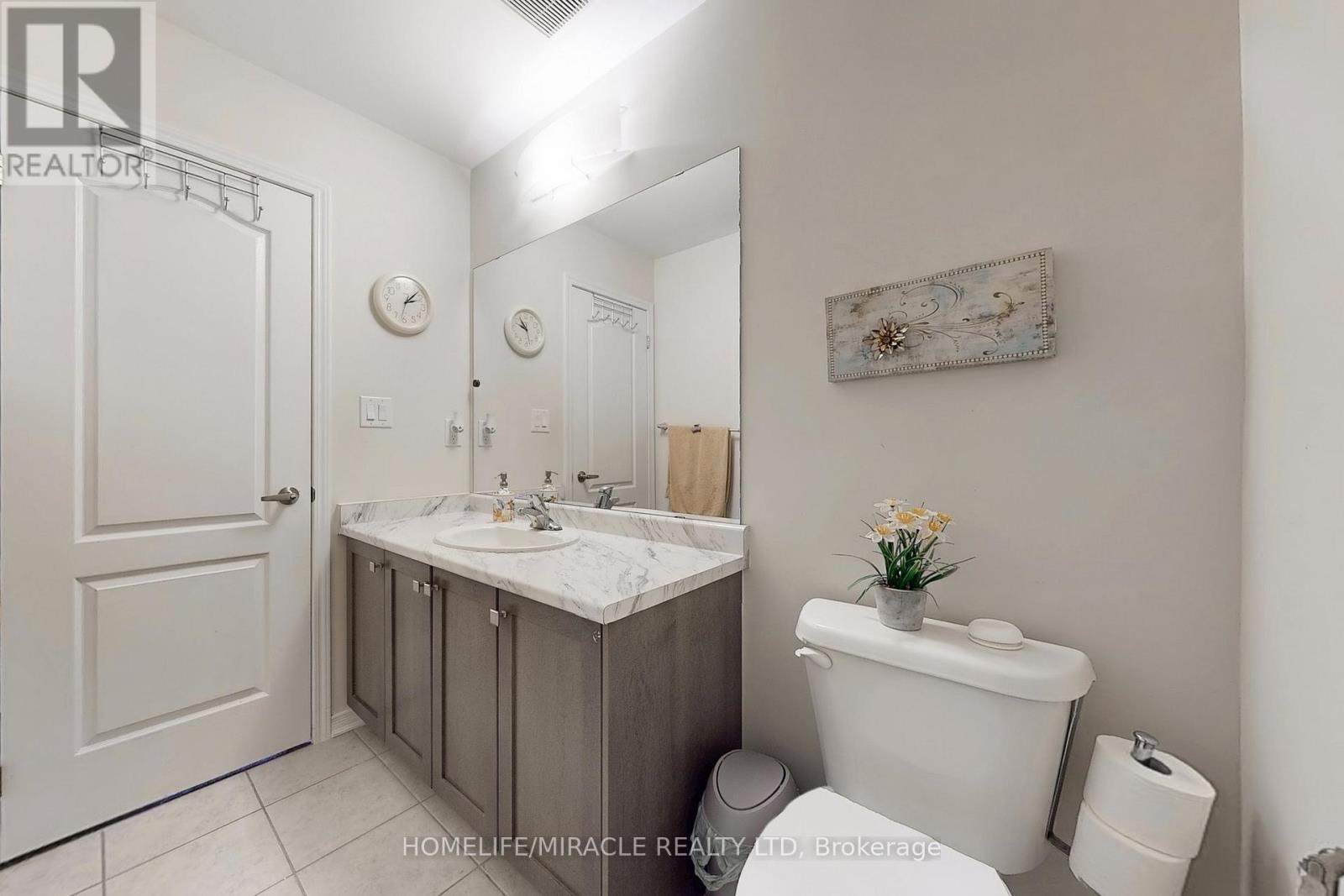 Photo 42 of 174 Maclachlan Avenue, Haldimand ON