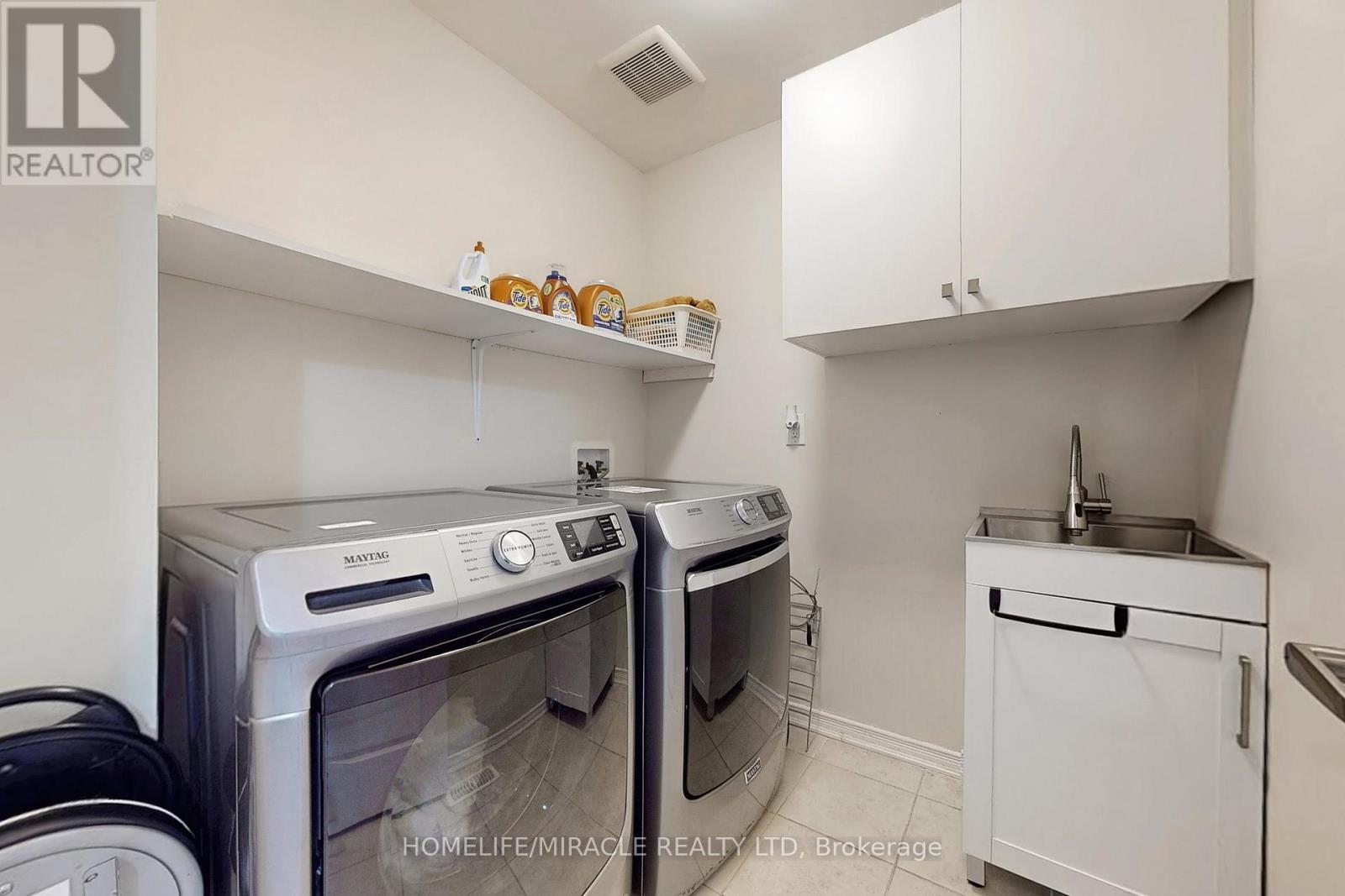 Photo 21 of 174 Maclachlan Avenue, Haldimand ON