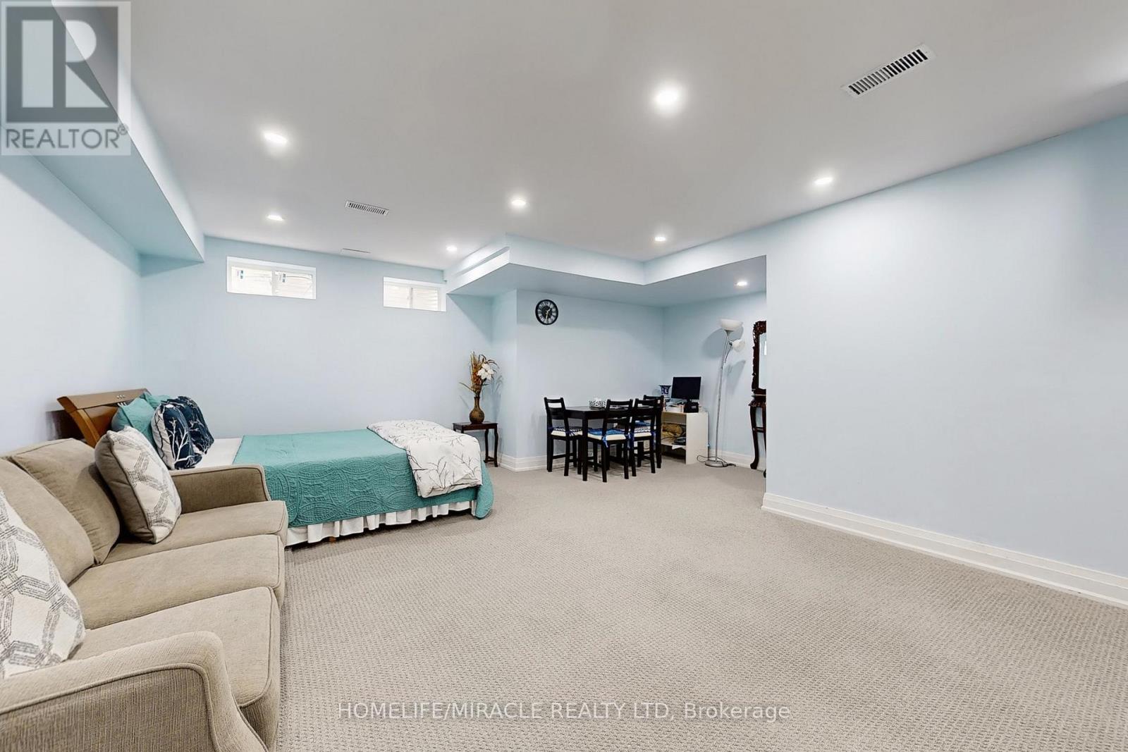 Photo 9 of 174 Maclachlan Avenue, Haldimand ON