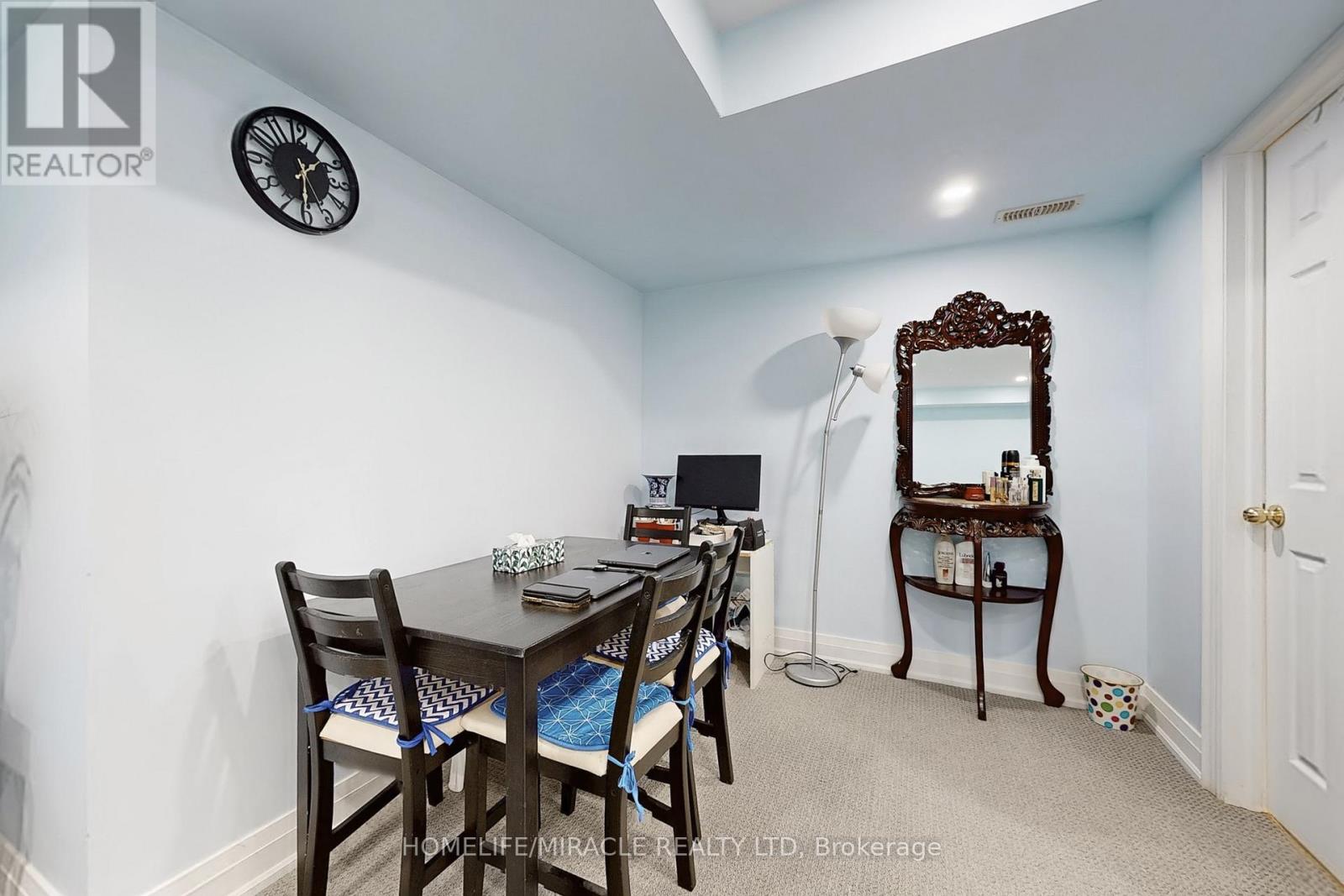 Photo 10 of 174 Maclachlan Avenue, Haldimand ON