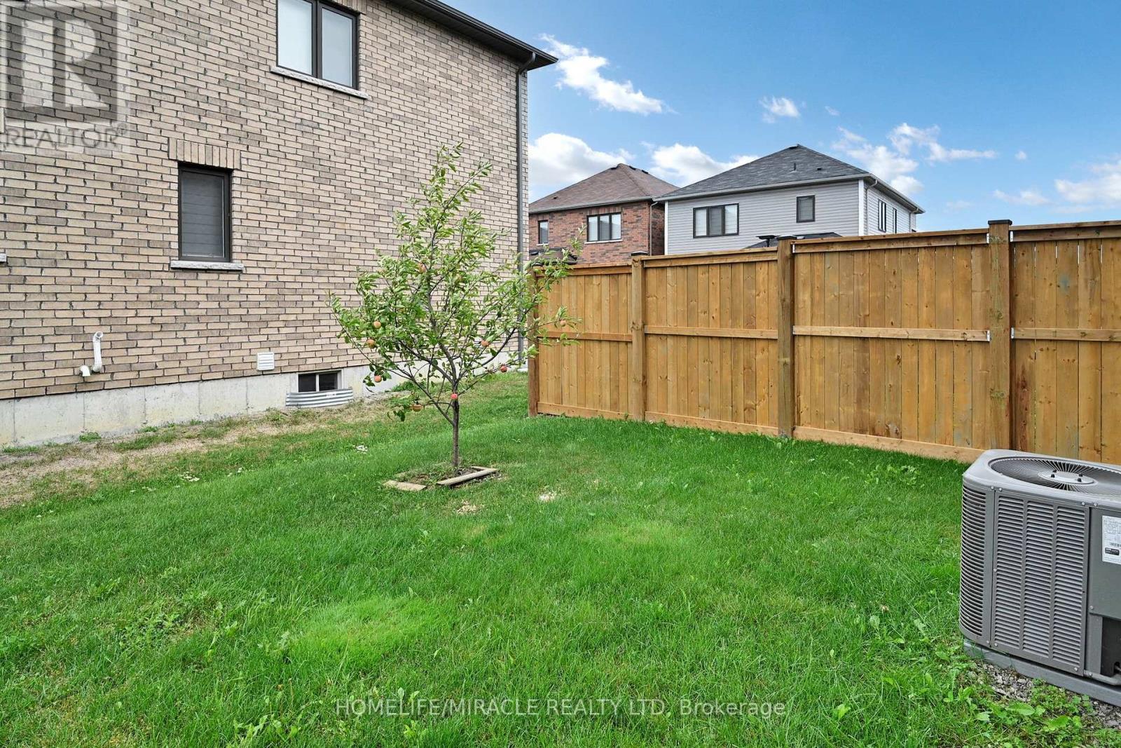 Photo 32 of 174 Maclachlan Avenue, Haldimand ON