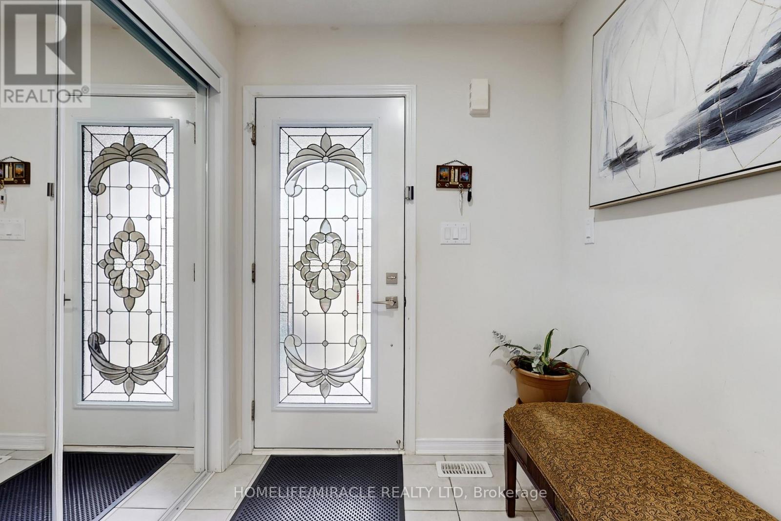 Photo 35 of 174 Maclachlan Avenue, Haldimand ON