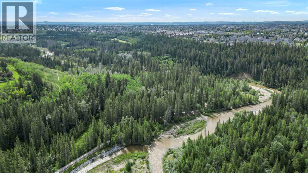Photo 7 of 163 Woodhaven Crescent Sw, Calgary AB