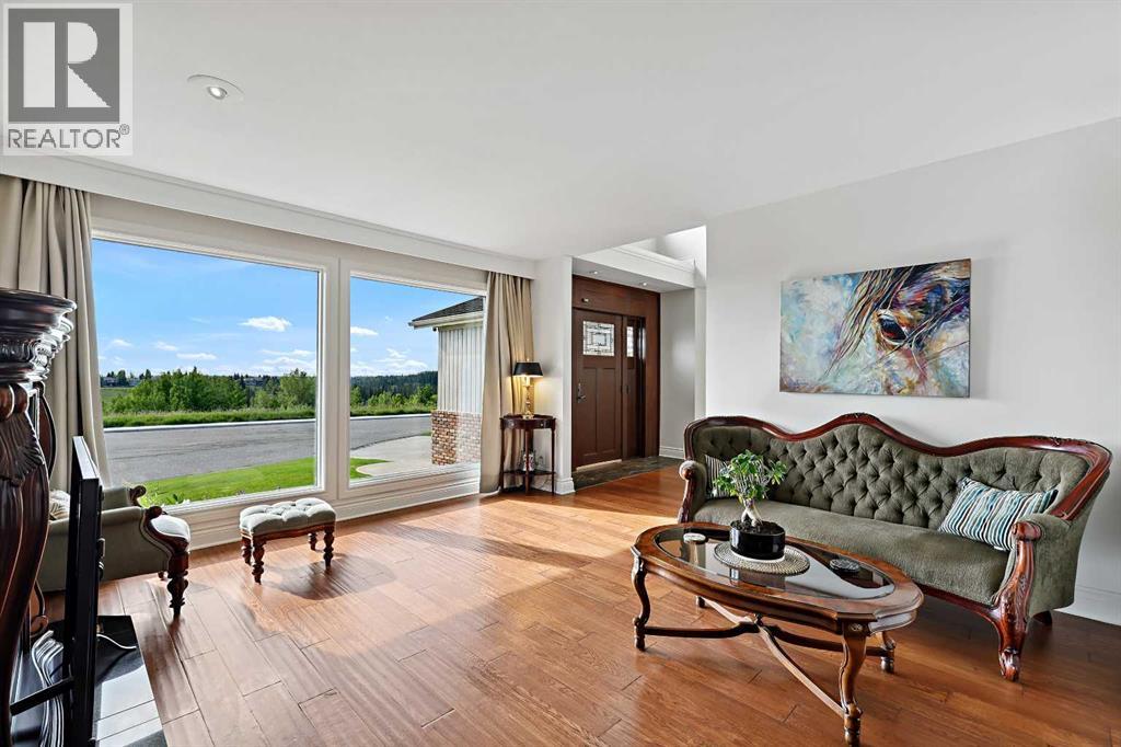 Photo 11 of 163 Woodhaven Crescent Sw, Calgary AB