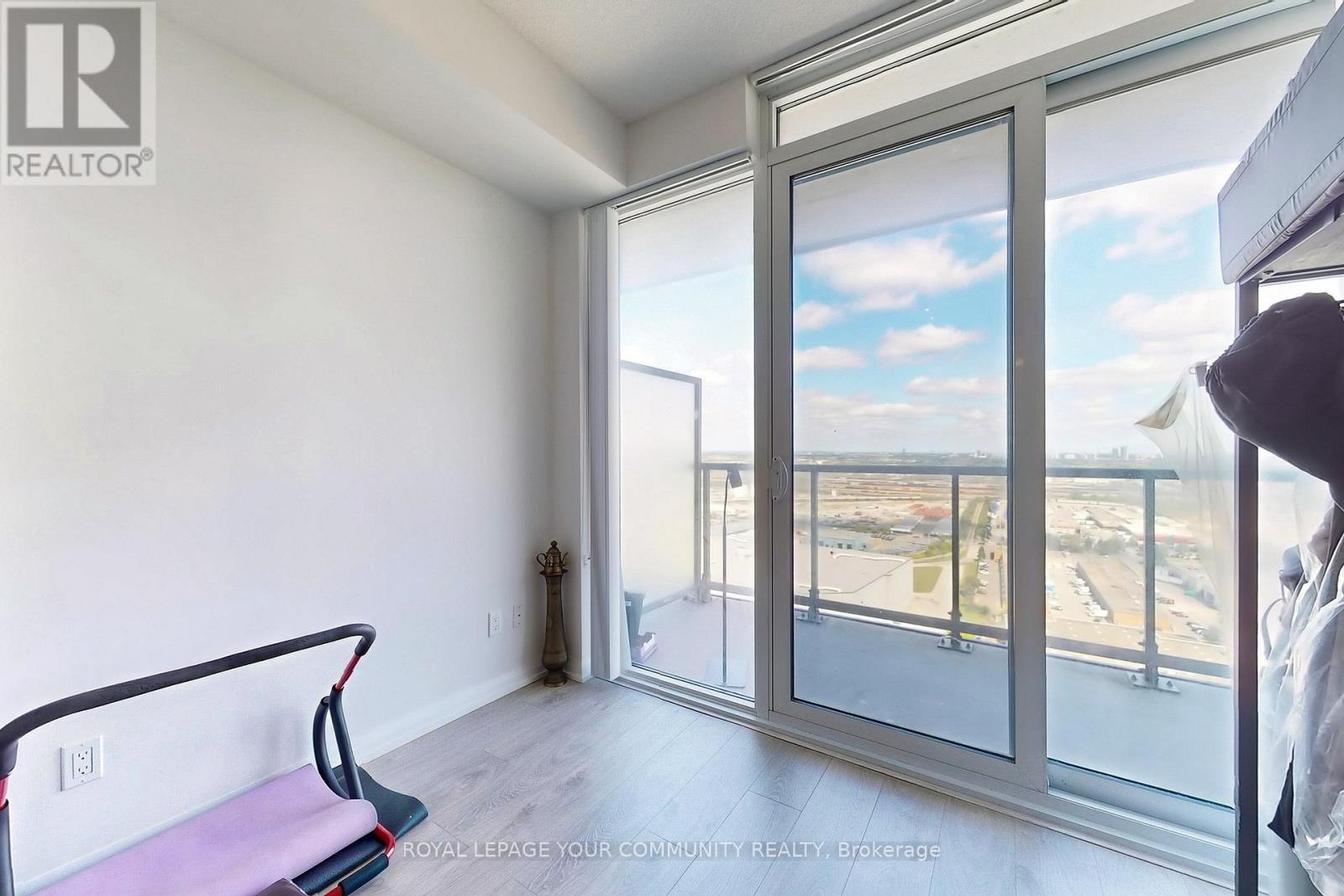 Photo 10 of 2918 7895 Jane Street, Vaughan ON