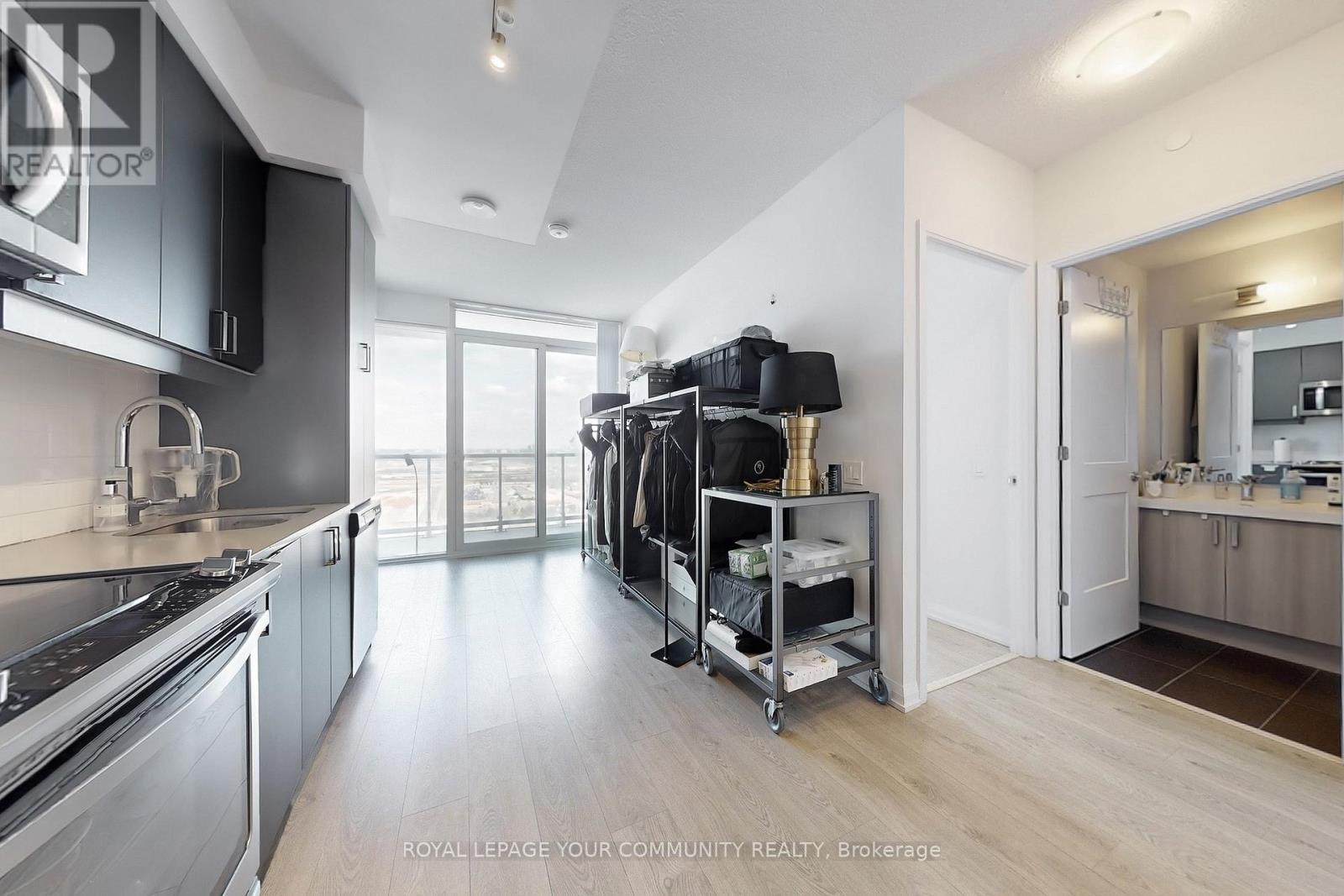 Photo 4 of 2918 7895 Jane Street, Vaughan ON