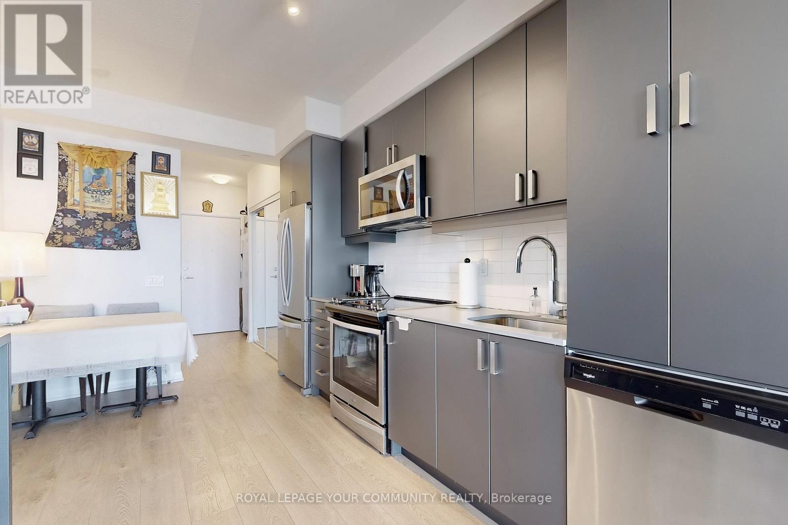 Photo 6 of 2918 7895 Jane Street, Vaughan ON
