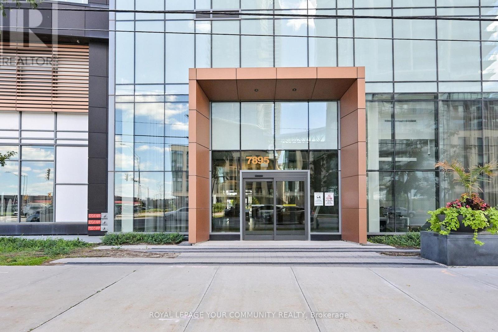 Photo 2 of 2918 7895 Jane Street, Vaughan ON