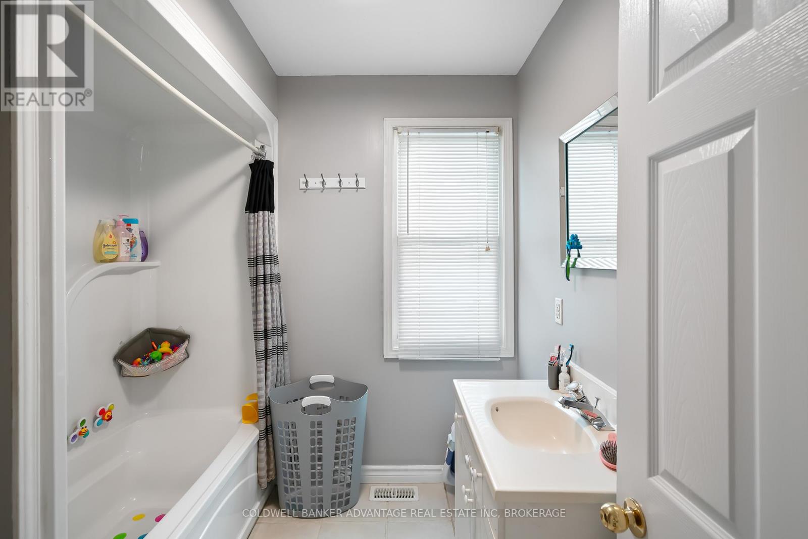 Photo 24 of 51 Rosedale Avenue, St Catharines ON