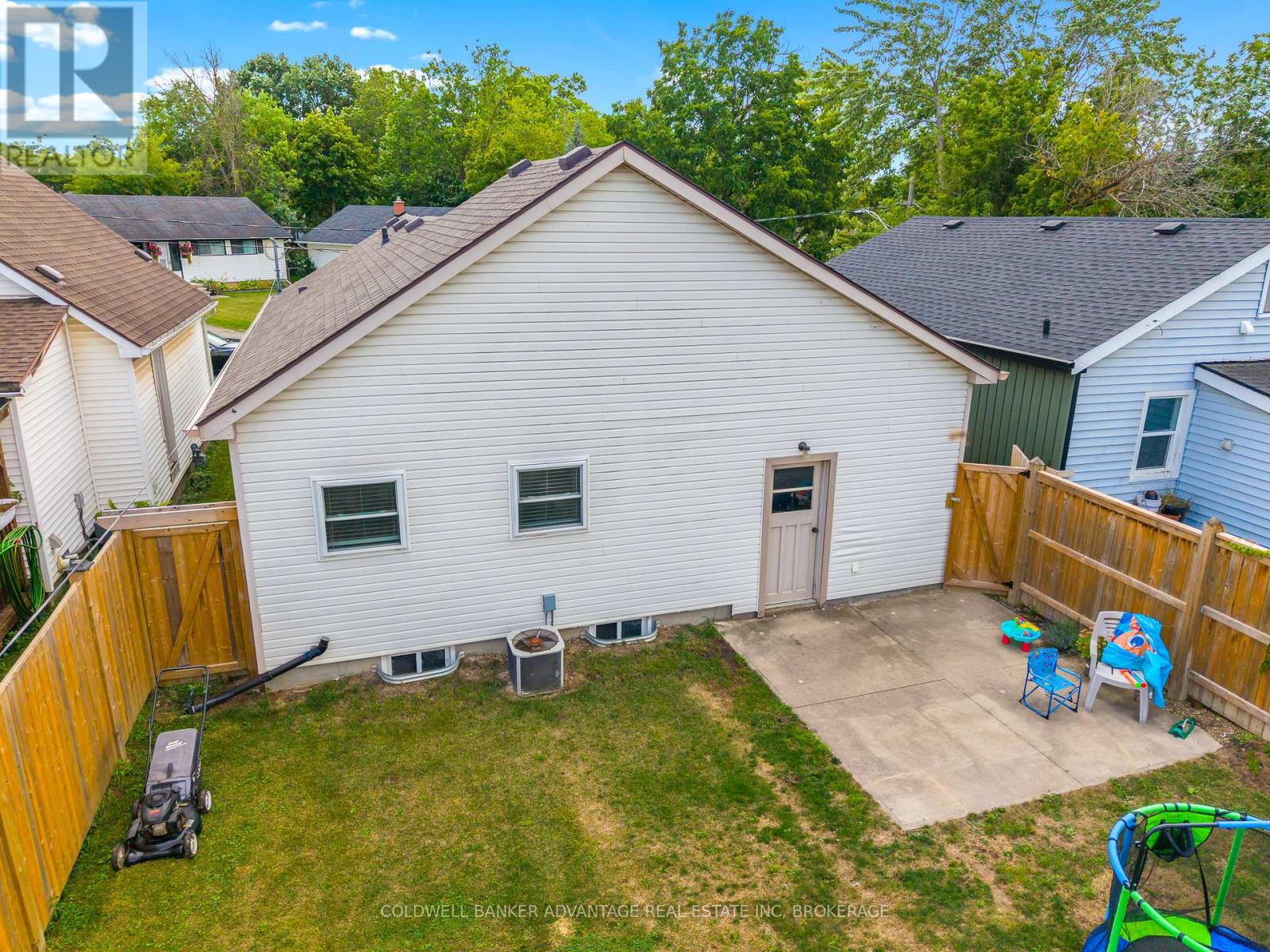 Photo 5 of 51 Rosedale Avenue, St Catharines ON