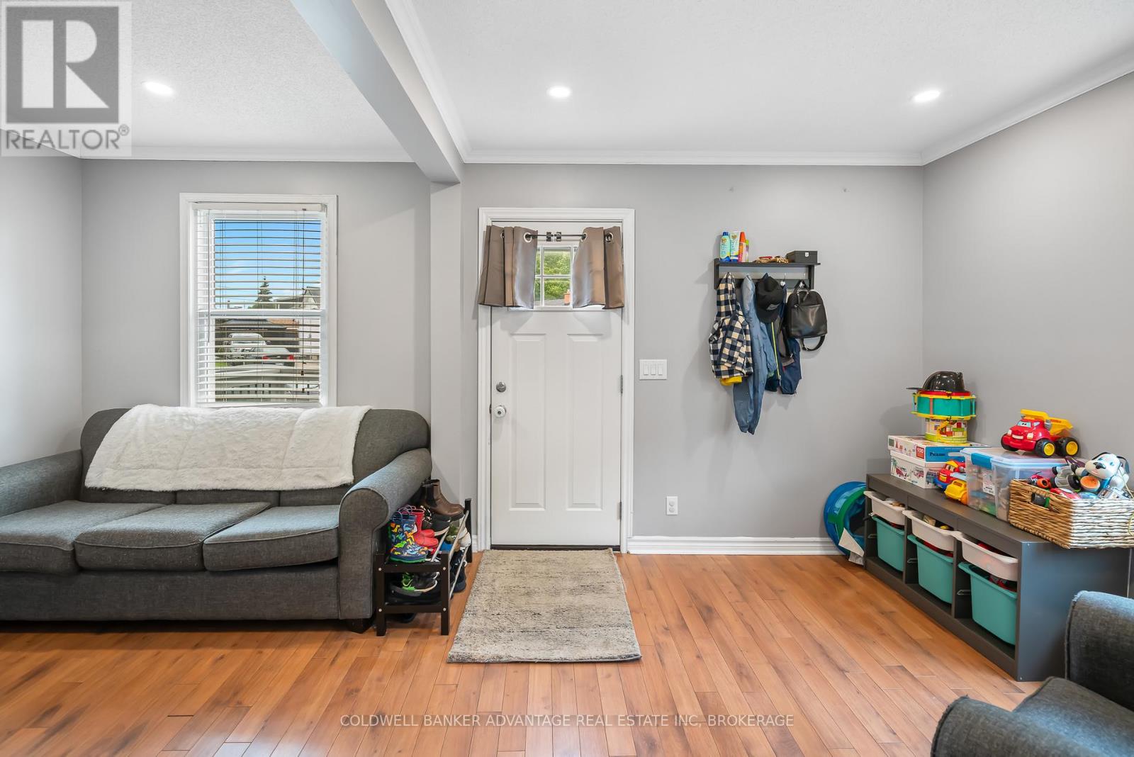 Photo 2 of 51 Rosedale Avenue, St Catharines ON
