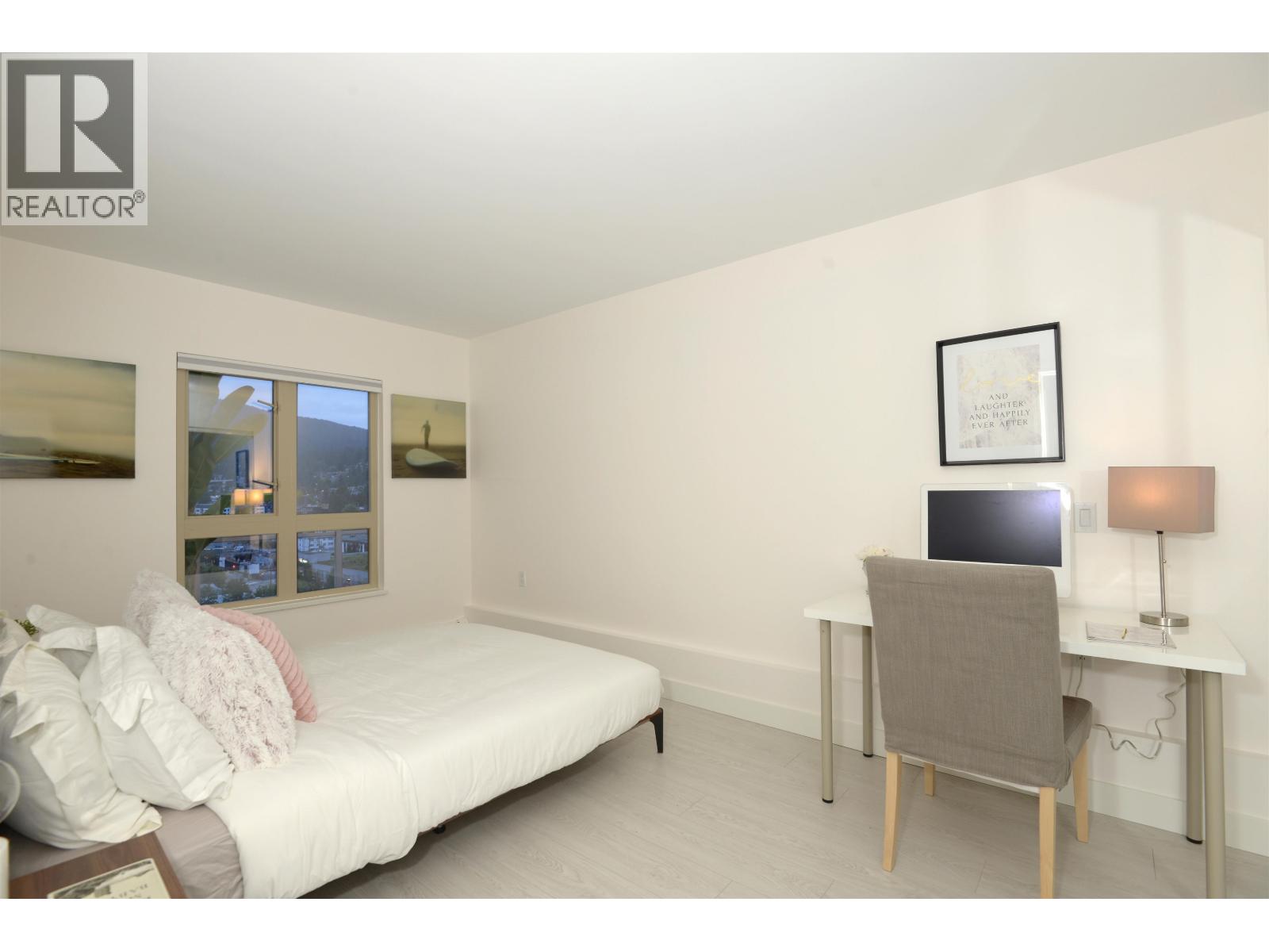 1604 121 W 15TH STREET, North Vancouver