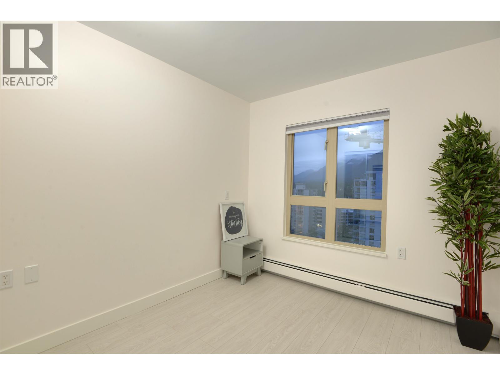 1604 121 W 15TH STREET, North Vancouver