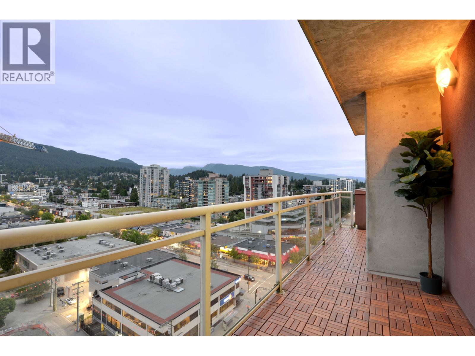 1604 121 W 15TH STREET, North Vancouver