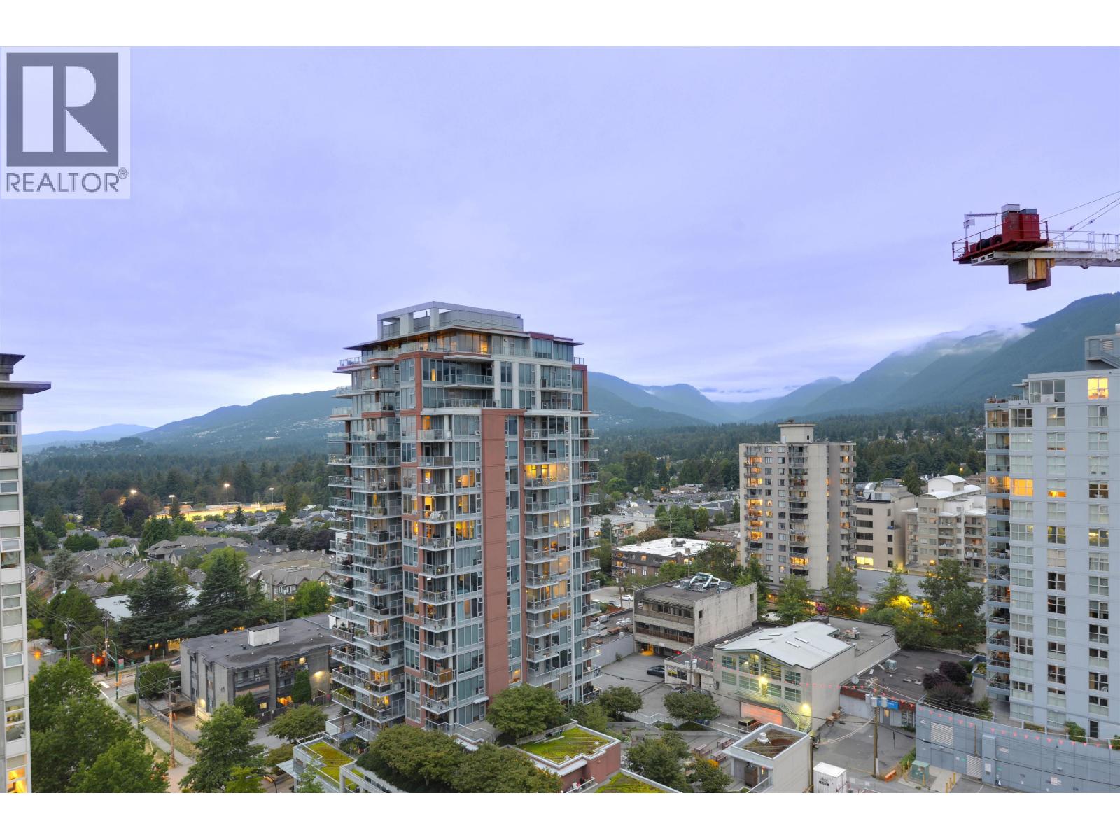 1604 121 W 15TH STREET, North Vancouver