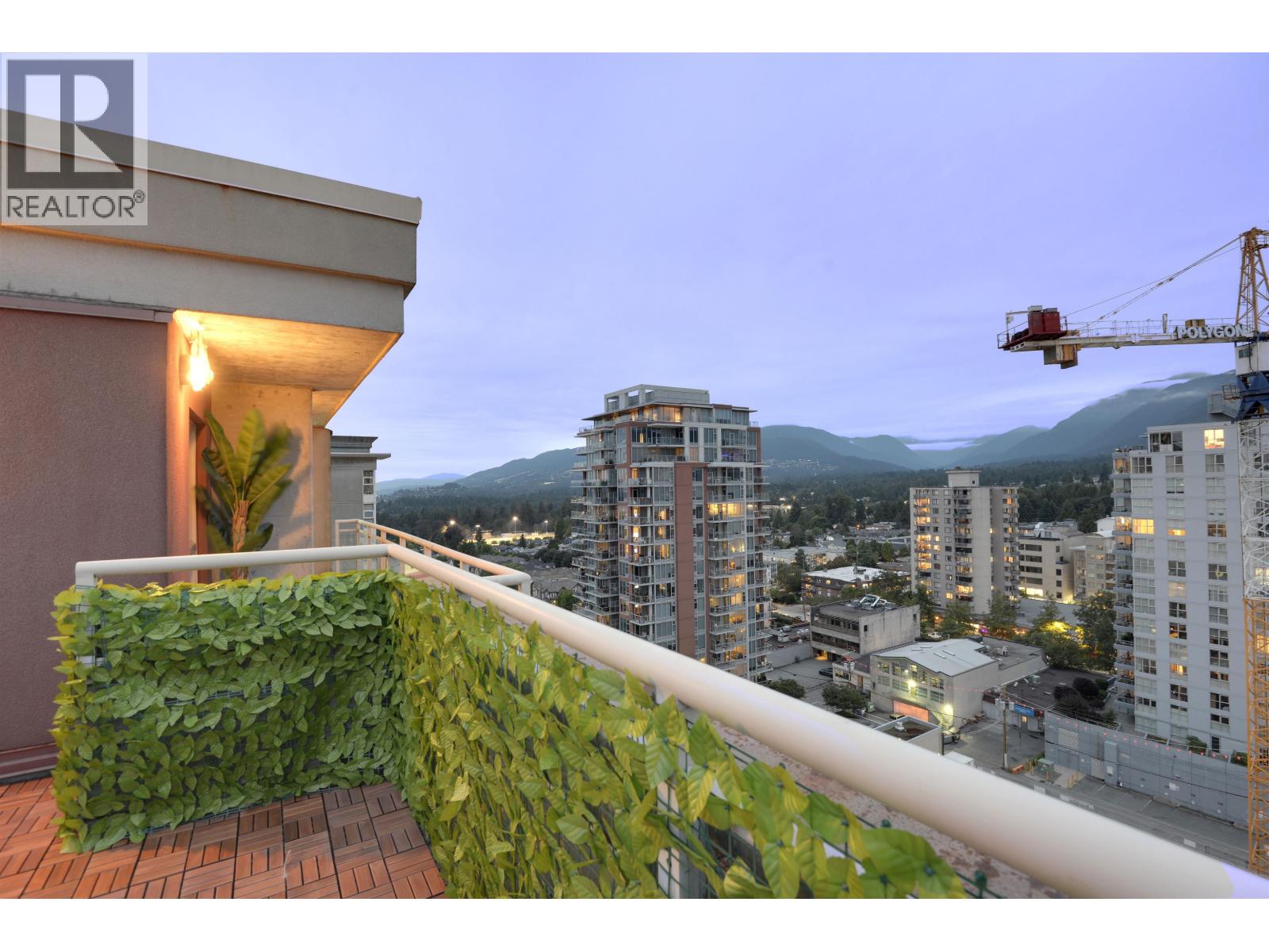 1604 121 W 15TH STREET, North Vancouver