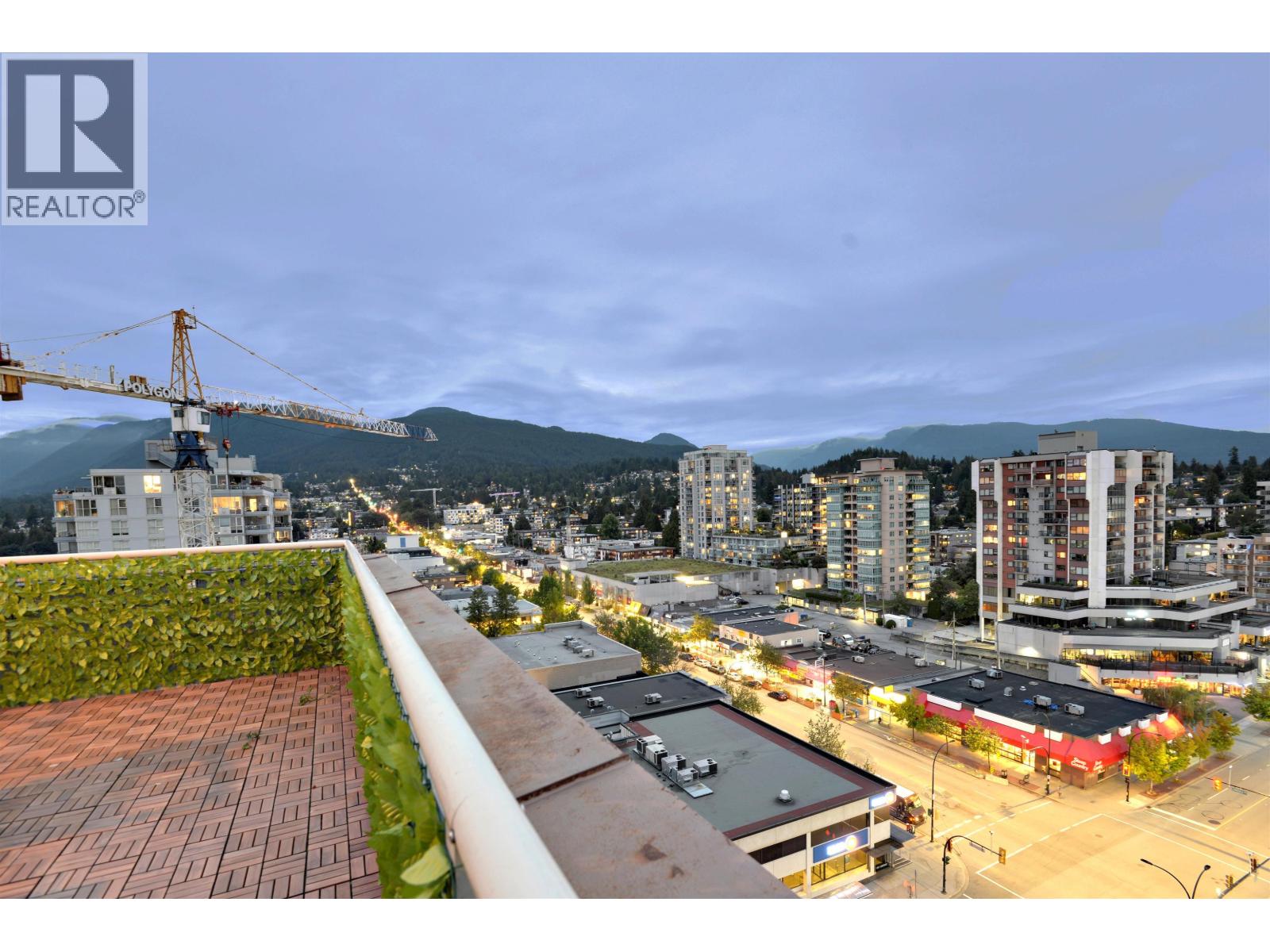 1604 121 W 15TH STREET, North Vancouver