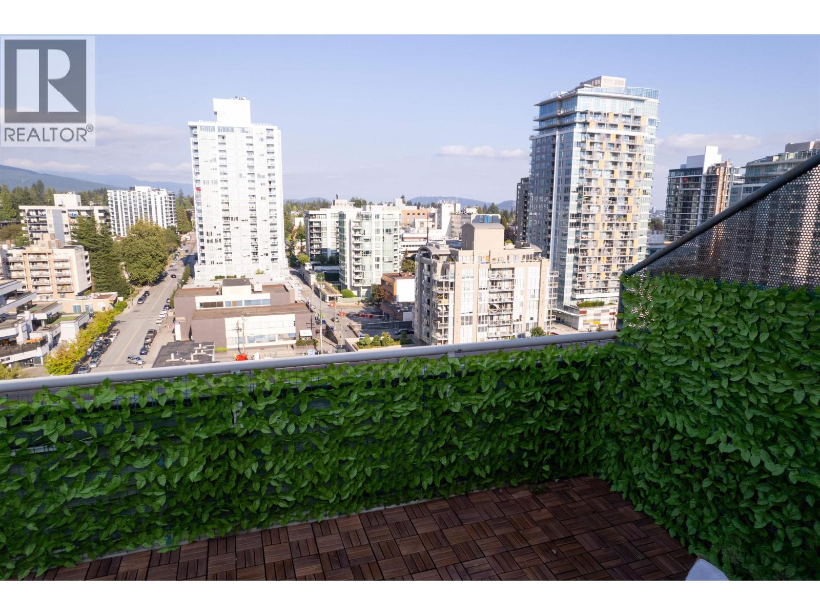 1604 121 W 15TH STREET, North Vancouver