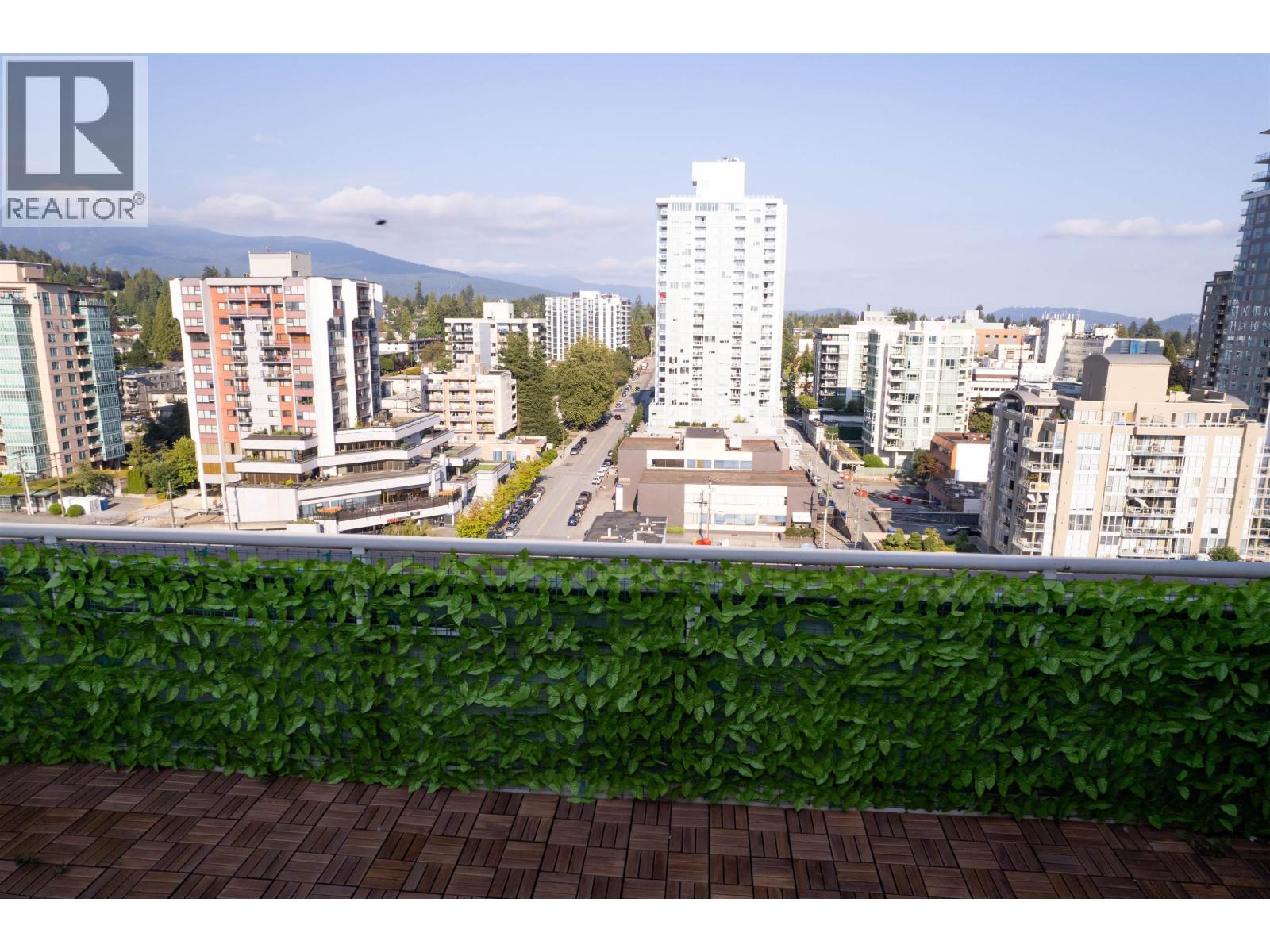 1604 121 W 15TH STREET, North Vancouver