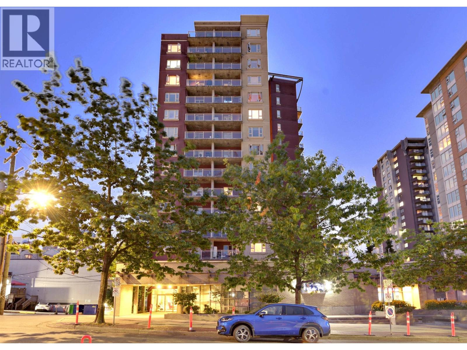 1604 121 W 15TH STREET, North Vancouver