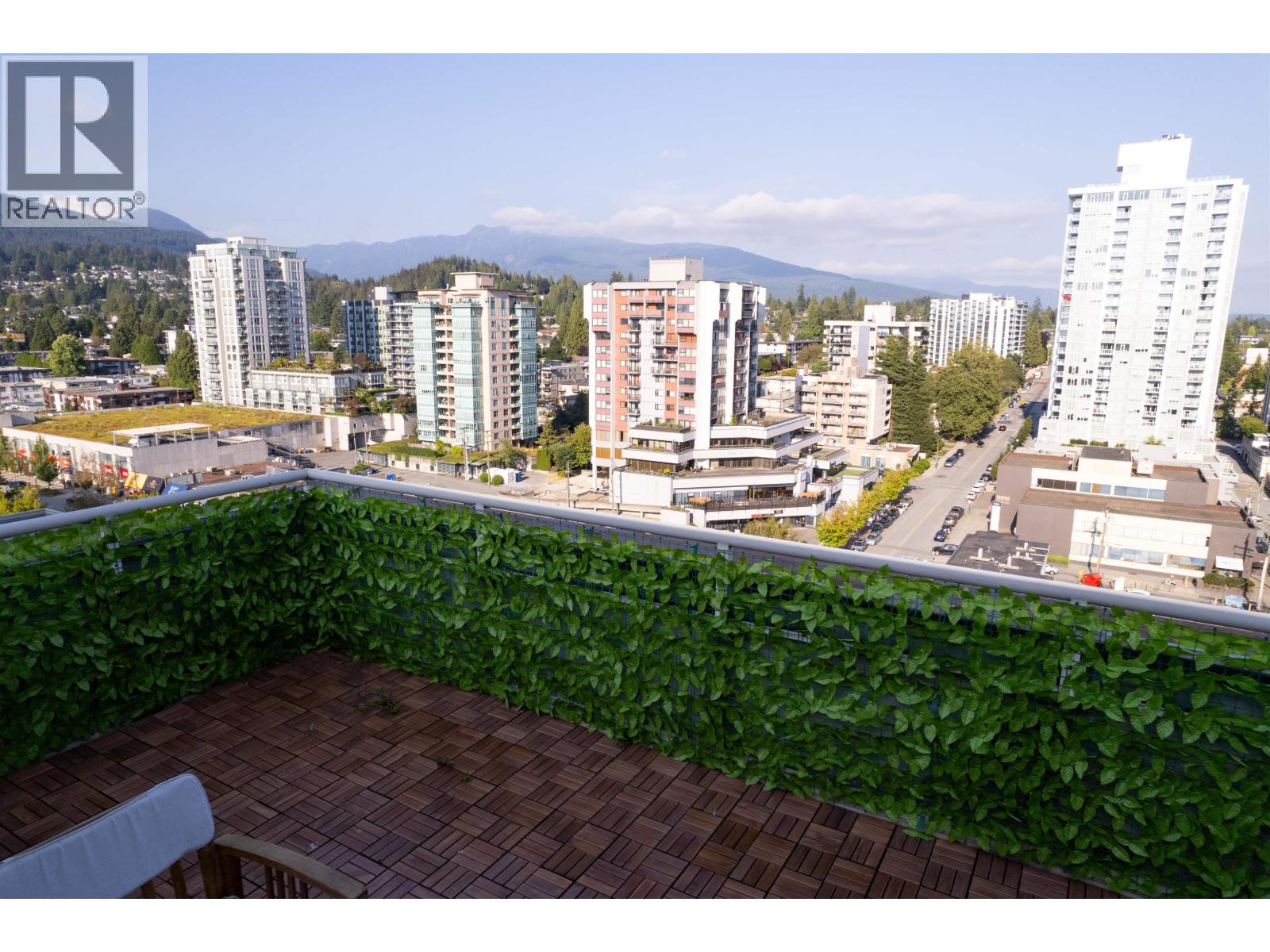 1604 121 W 15TH STREET, North Vancouver