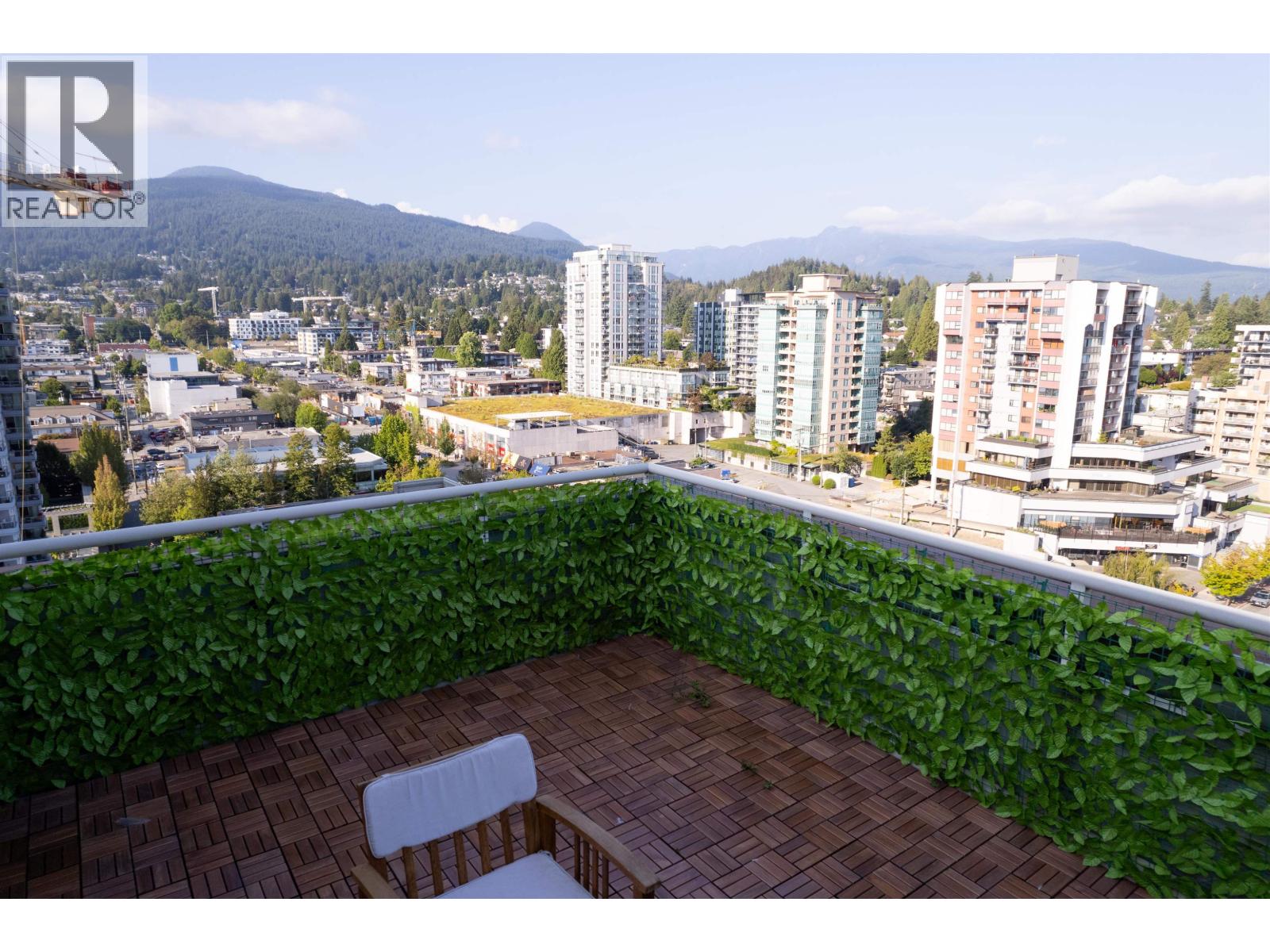 1604 121 W 15TH STREET, North Vancouver