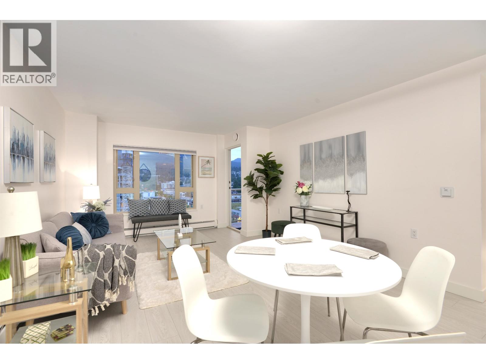 1604 121 W 15TH STREET, North Vancouver