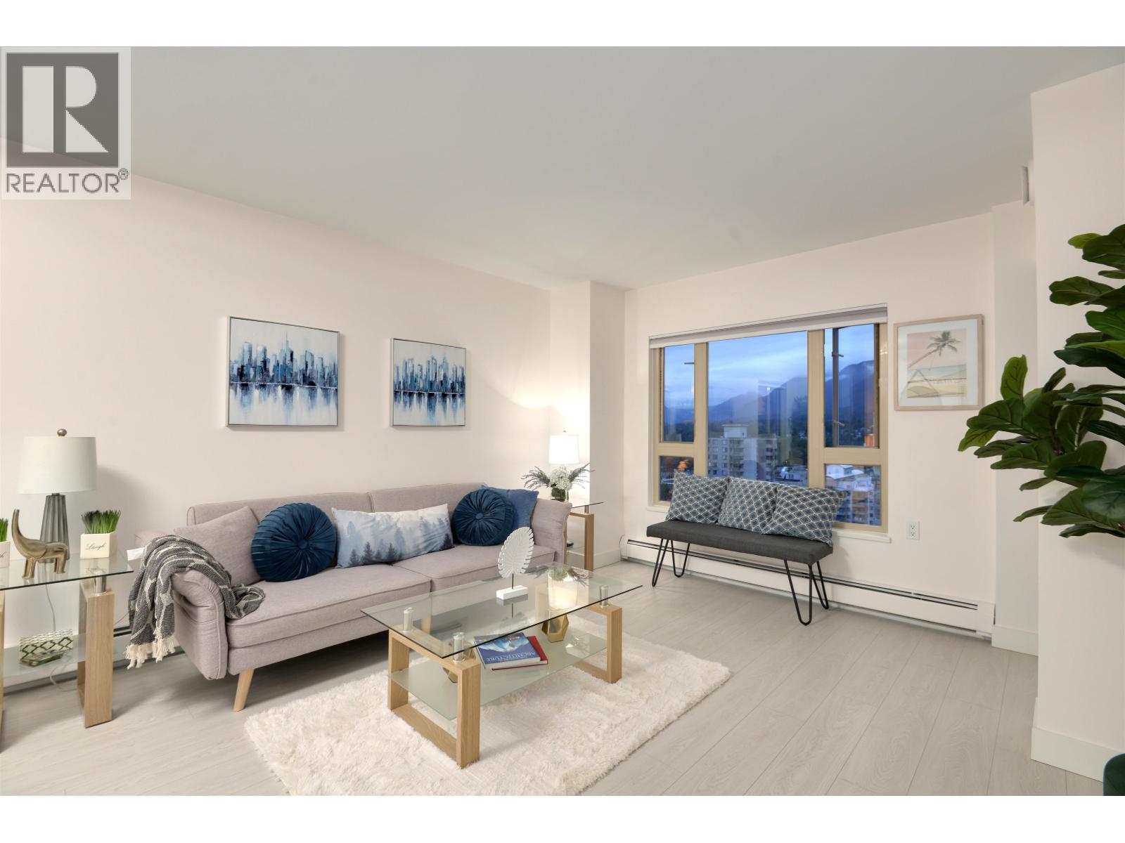 1604 121 W 15TH STREET, North Vancouver