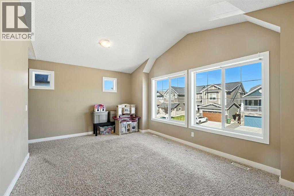 Photo 27 of 124 Kingsbridge Way Se, Airdrie AB