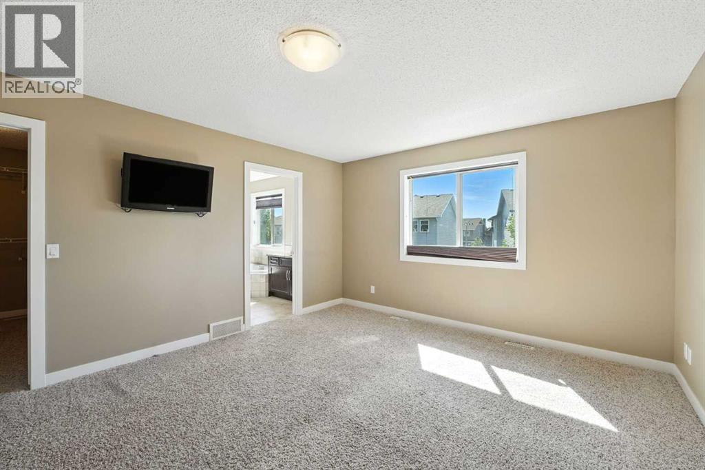 Photo 15 of 124 Kingsbridge Way Se, Airdrie AB