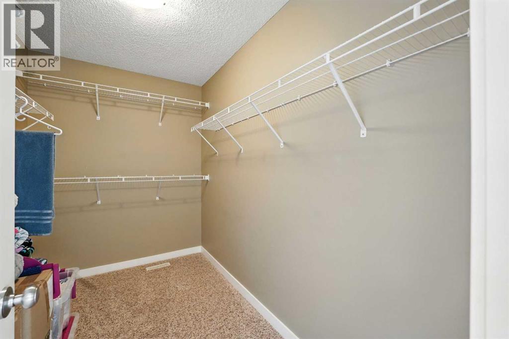 Photo 21 of 124 Kingsbridge Way Se, Airdrie AB