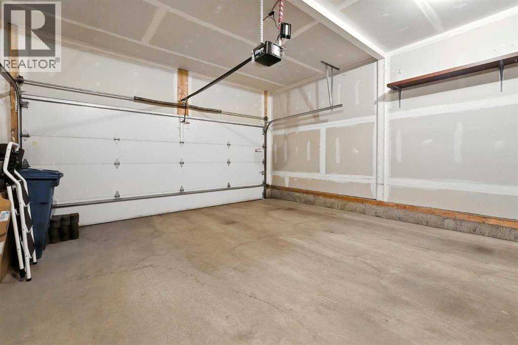 Photo 5 of 124 Kingsbridge Way Se, Airdrie AB