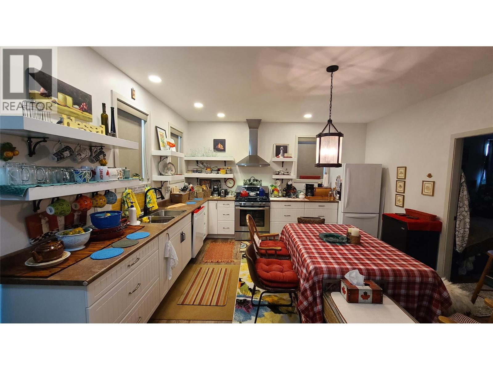  6941 MEADOWS DR Drive, Oliver