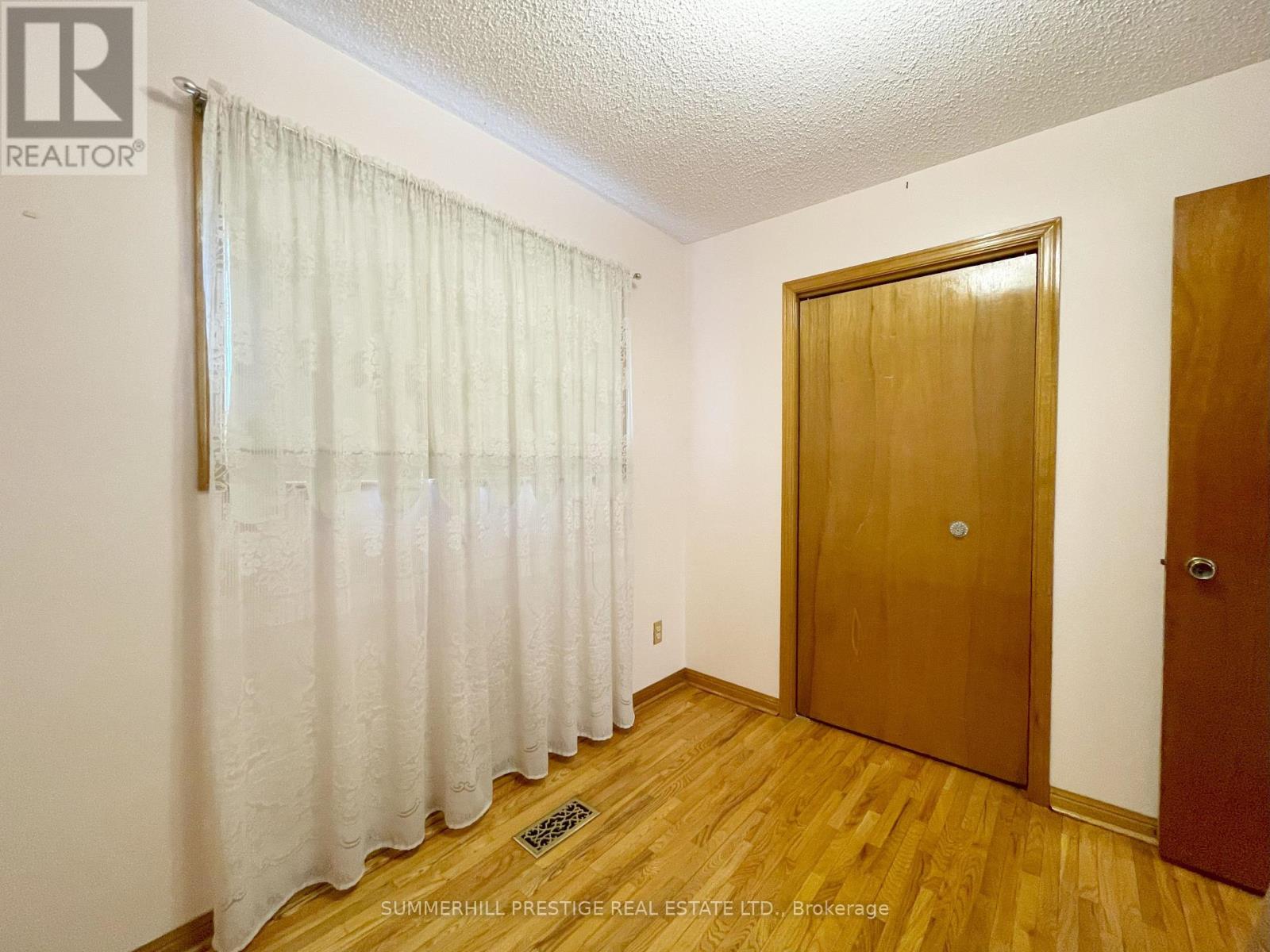 Photo 28 of 20 Cleethorpes Boulevard, Toronto ON