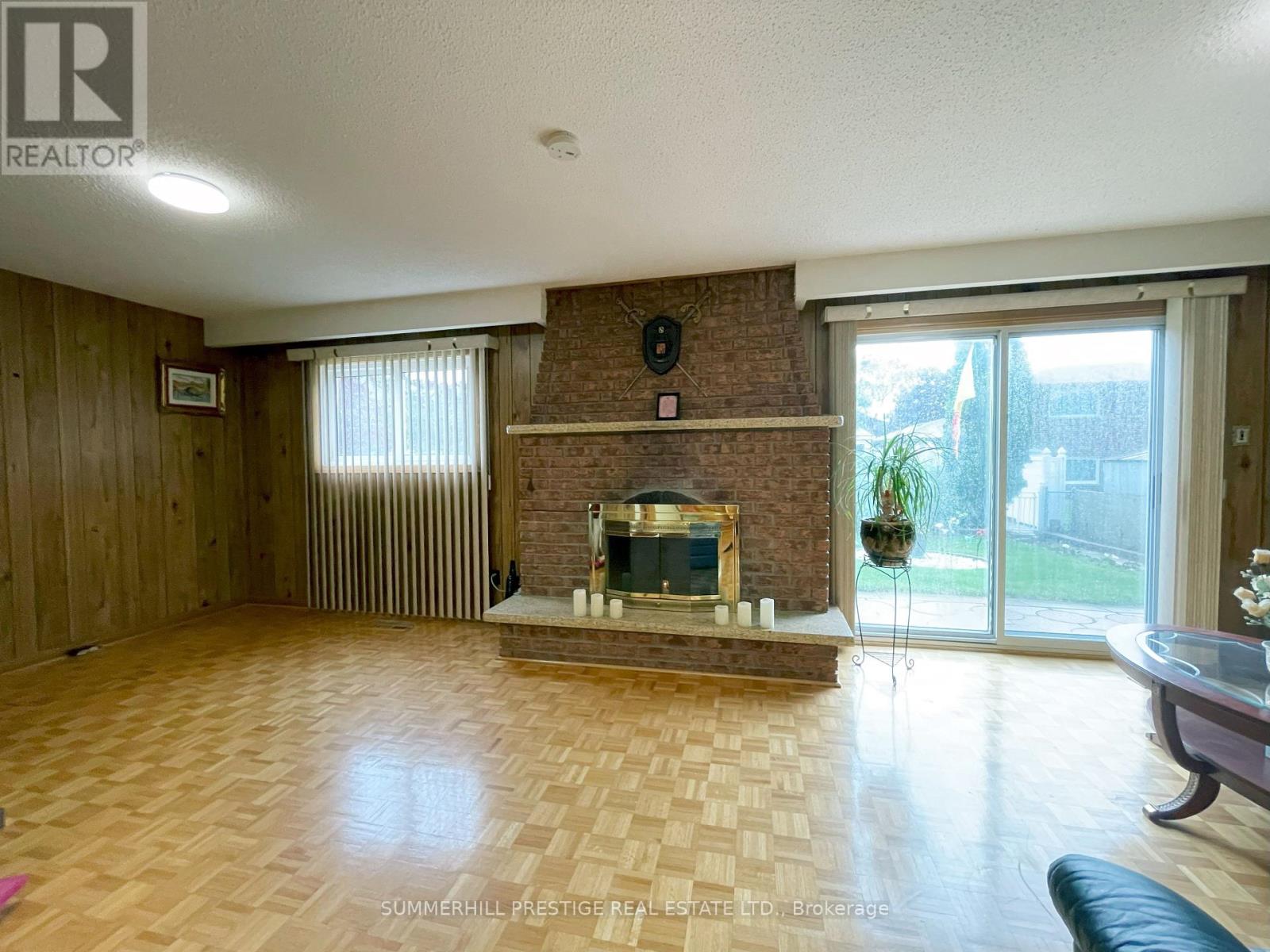 Photo 30 of 20 Cleethorpes Boulevard, Toronto ON