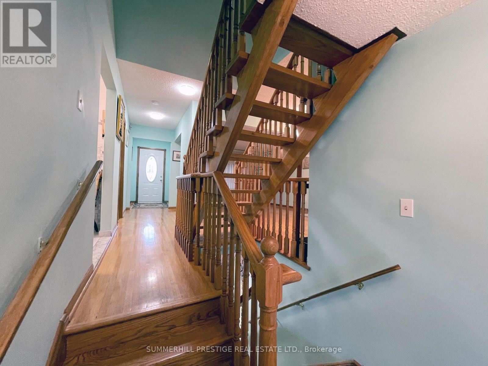 Photo 29 of 20 Cleethorpes Boulevard, Toronto ON