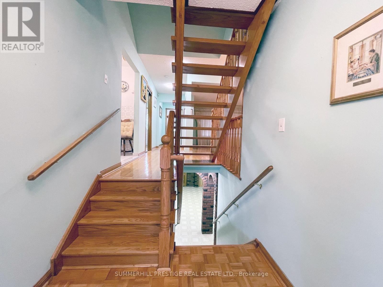 Photo 36 of 20 Cleethorpes Boulevard, Toronto ON