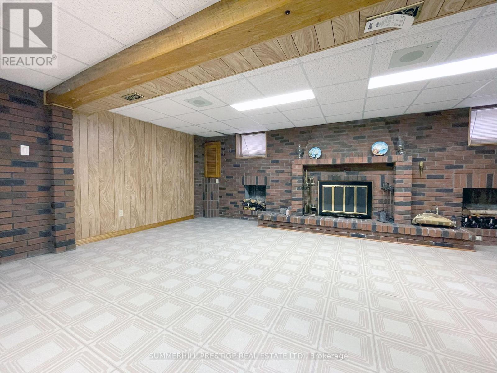 Photo 37 of 20 Cleethorpes Boulevard, Toronto ON