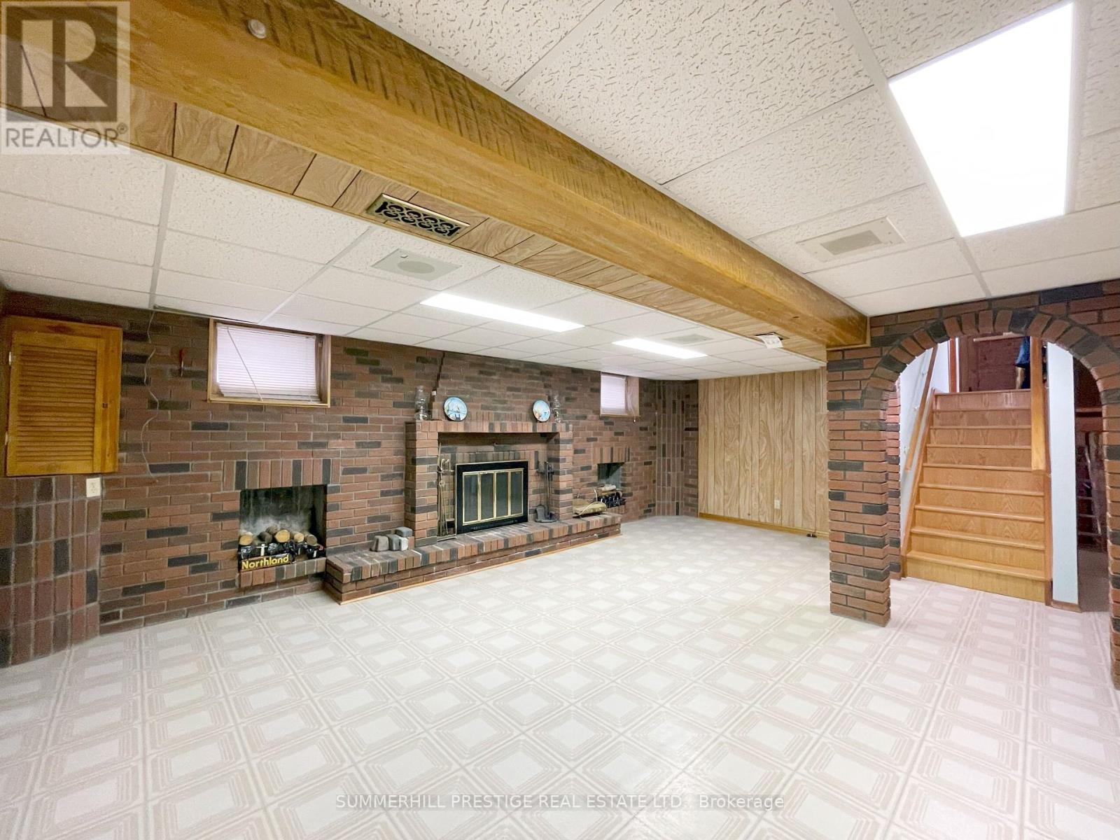 Photo 39 of 20 Cleethorpes Boulevard, Toronto ON