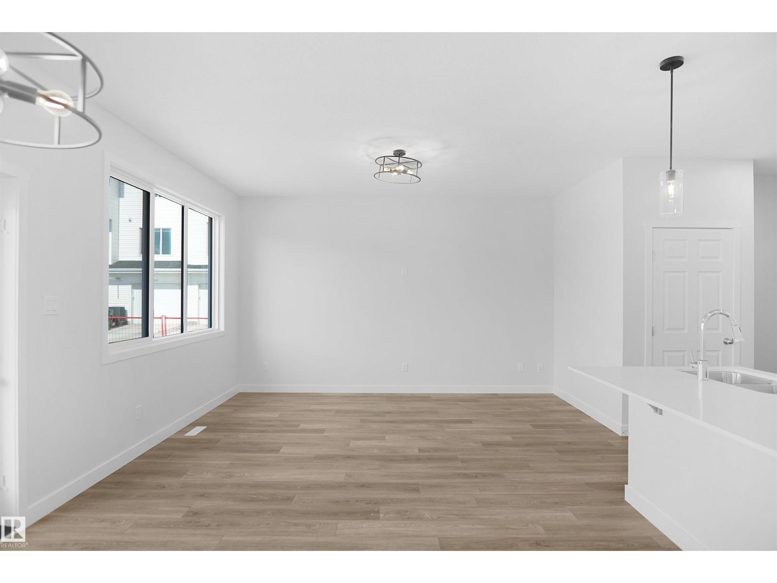 Photo 5 of 17420 7 St Ne, Edmonton AB