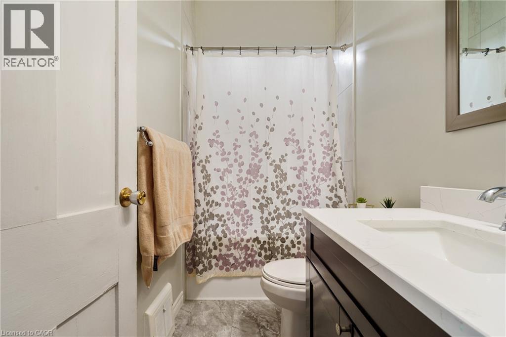 Photo 17 of 275 Cumberland Avenue, Hamilton ON