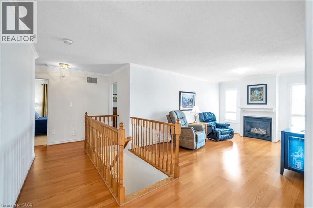Photo 11 of 961 Ridge Valley Drive, Oshawa ON