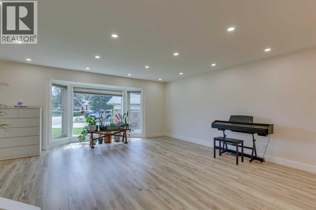 Single Family House for Sale in  Brookmere Bay SW Braeside Calgary 