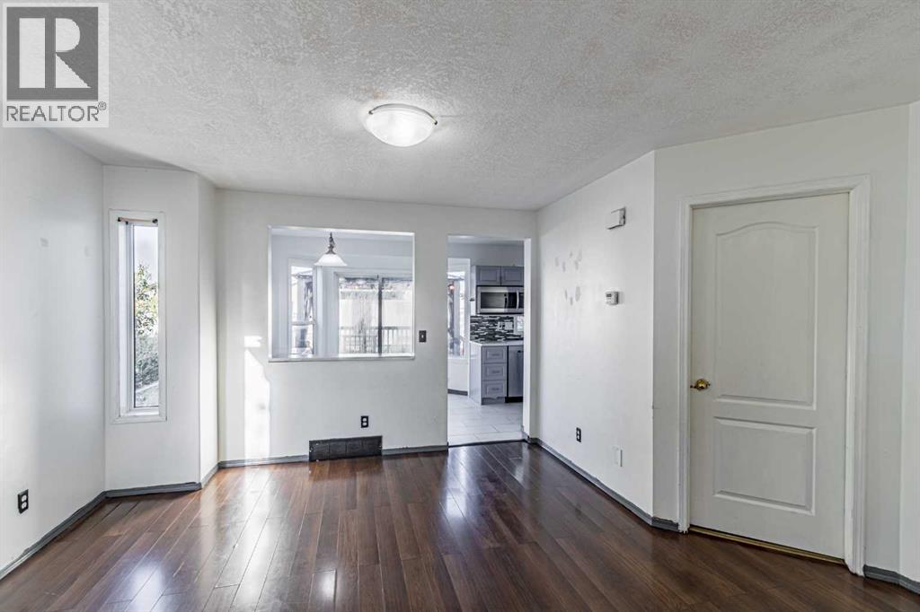 Photo 6 of 61 Applemont Place Se, Calgary AB