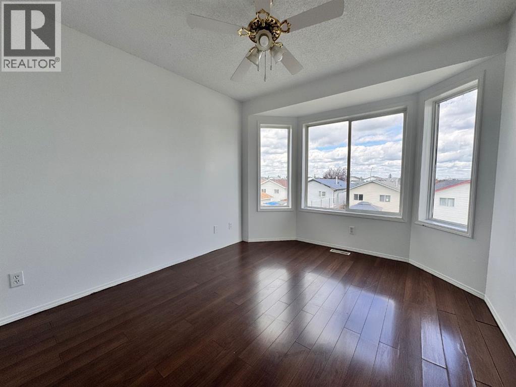 Photo 28 of 61 Applemont Place Se, Calgary AB