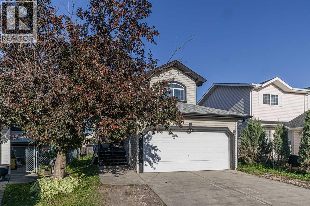 Photo 2 of 61 Applemont Place Se, Calgary AB