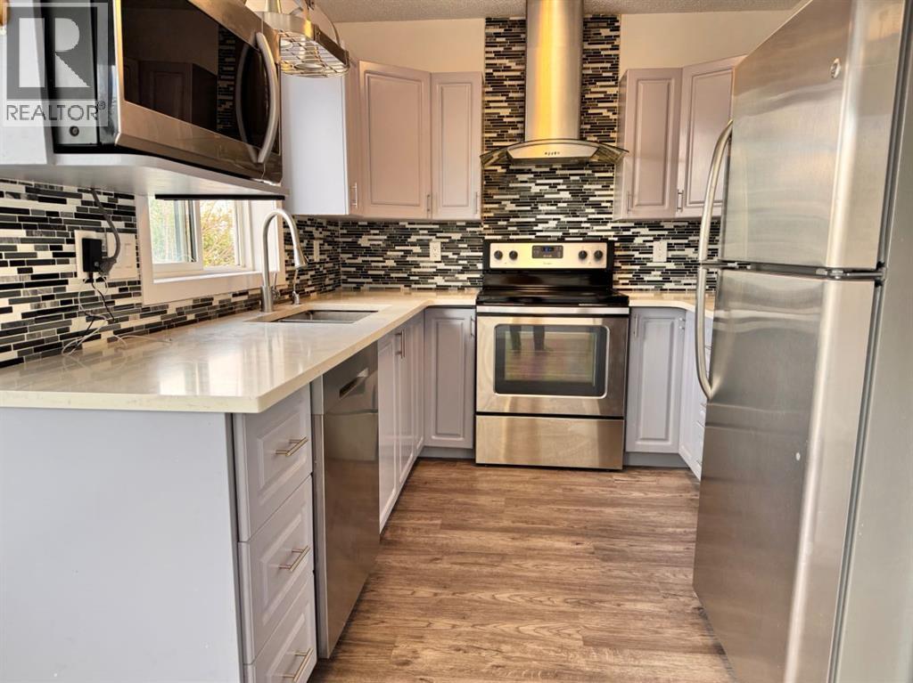 Photo 27 of 61 Applemont Place Se, Calgary AB